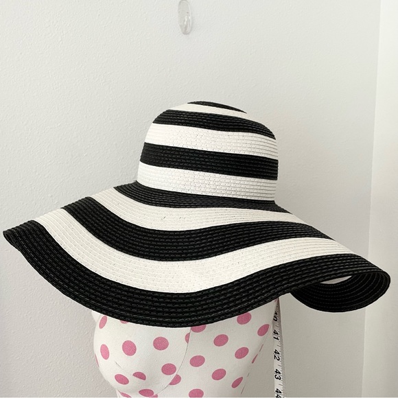 a new day Accessories - A New Day Sun Hat Black White Stripes NWT